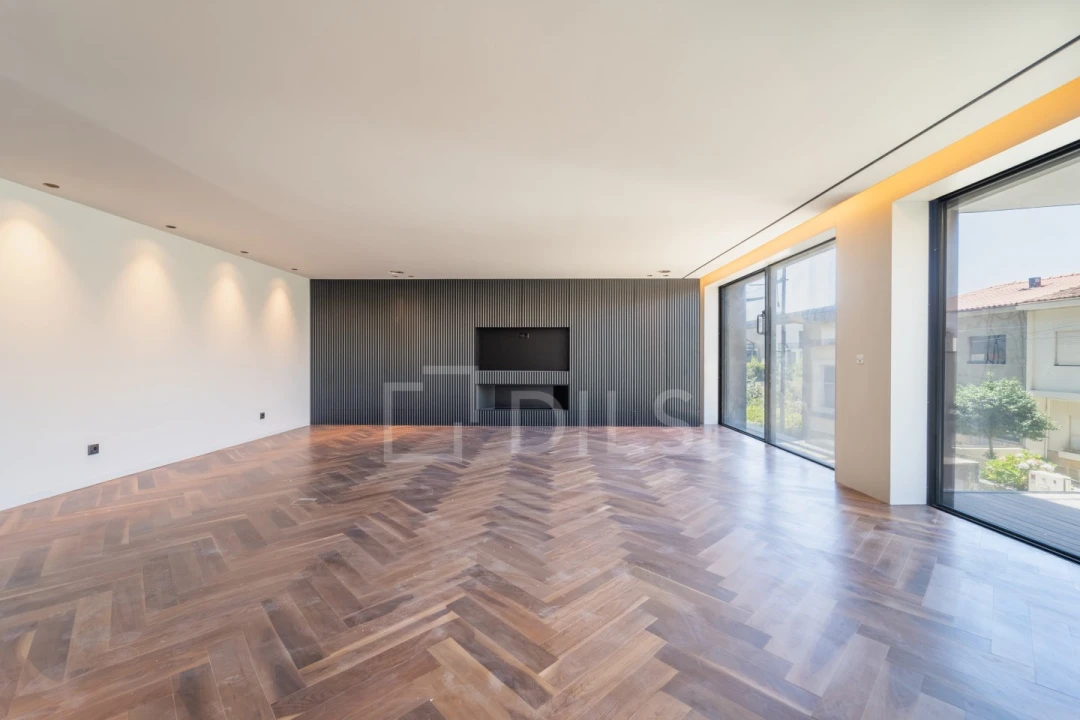Apartamento T4 para Venda em Lordelo do Ouro e Massarelos Foto 22