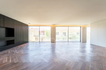Apartamento T4 para Venda em Lordelo do Ouro e Massarelos