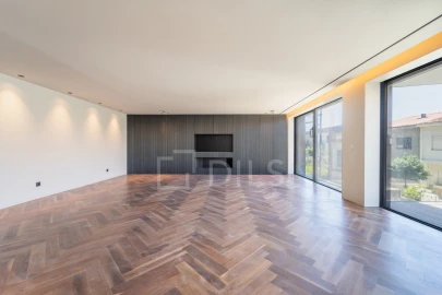 Apartamento T4 para Venda em Lordelo do Ouro e Massarelos