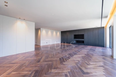 Apartamento T4 para Venda em Lordelo do Ouro e Massarelos
