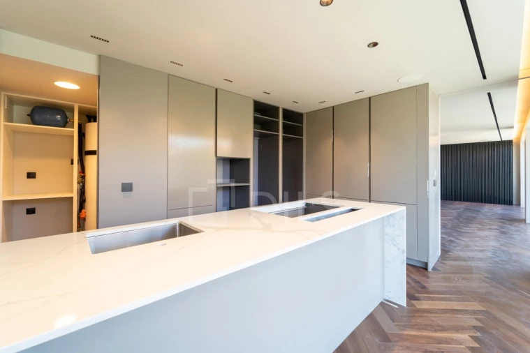 Apartamento T4 para Venda em Lordelo do Ouro e Massarelos Foto 30