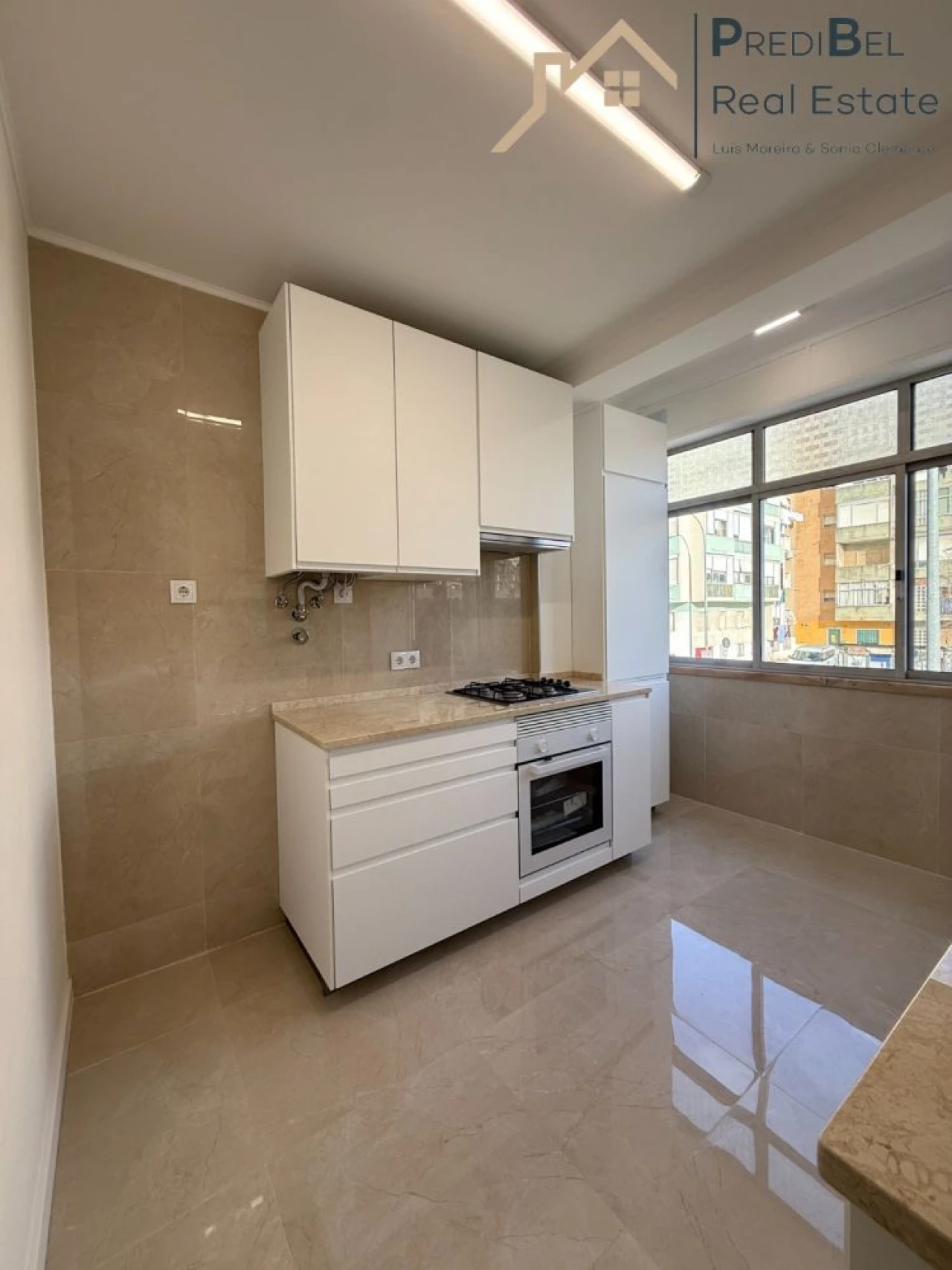 Apartamento T3 para Venda em Águas Livres Foto 9