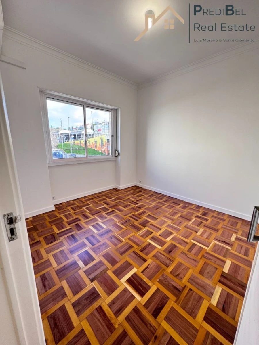 Apartamento T3 para Venda em Águas Livres Foto 5