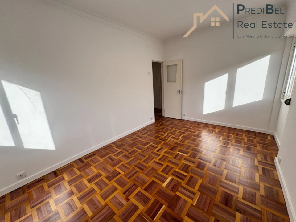 Apartamento T3 para Venda em Águas Livres Foto 1