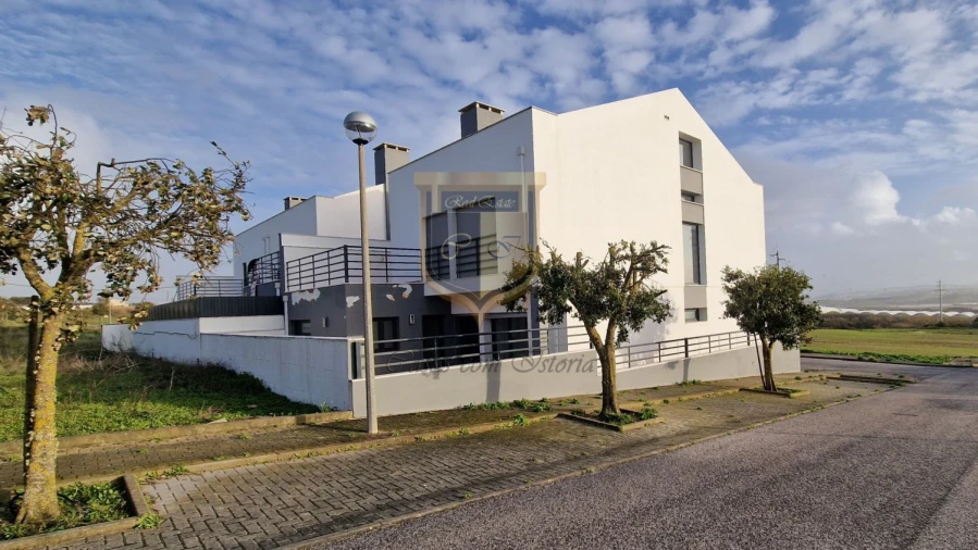 Moradia T3 para Venda em Silveira Foto 4