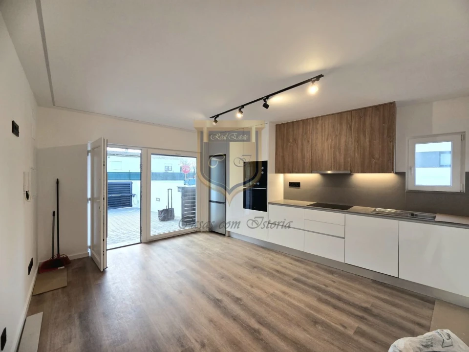 Moradia T2 para Venda em A dos Cunhados e Maceira Foto 2