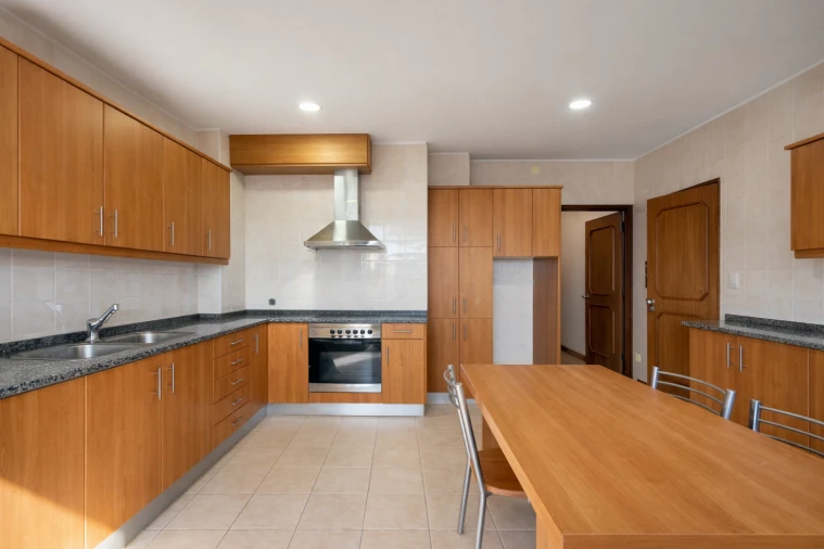 Apartamento T3 para Venda em Lordelo do Ouro e Massarelos Foto 15