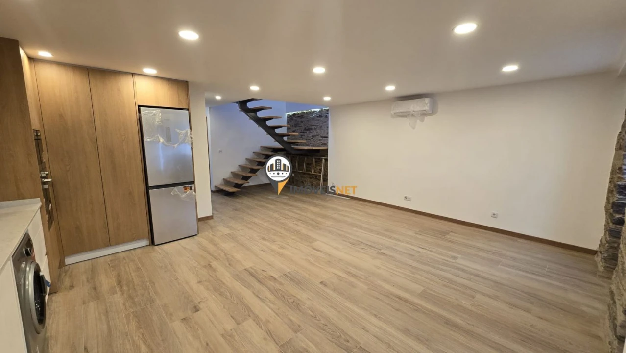 Moradia T4 para Venda em Benquerenças Foto 6