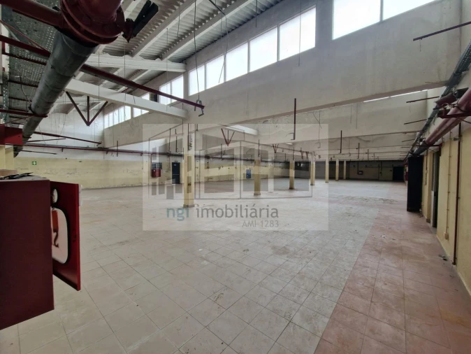 Loja para Venda em Alfragide Foto 1