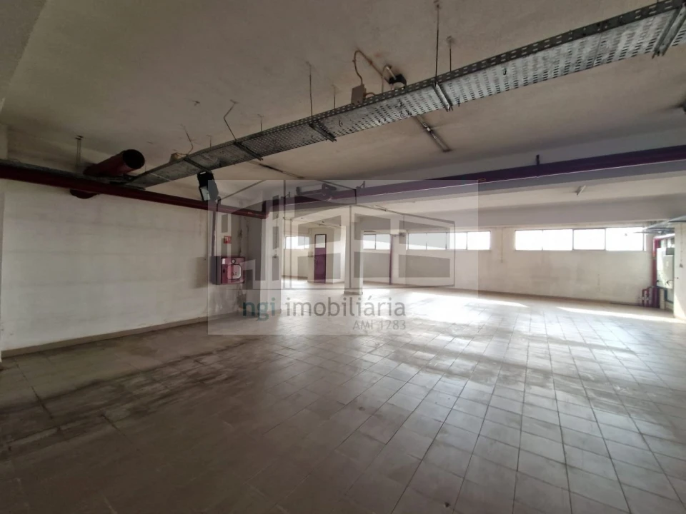 Loja para Venda em Alfragide Foto 3