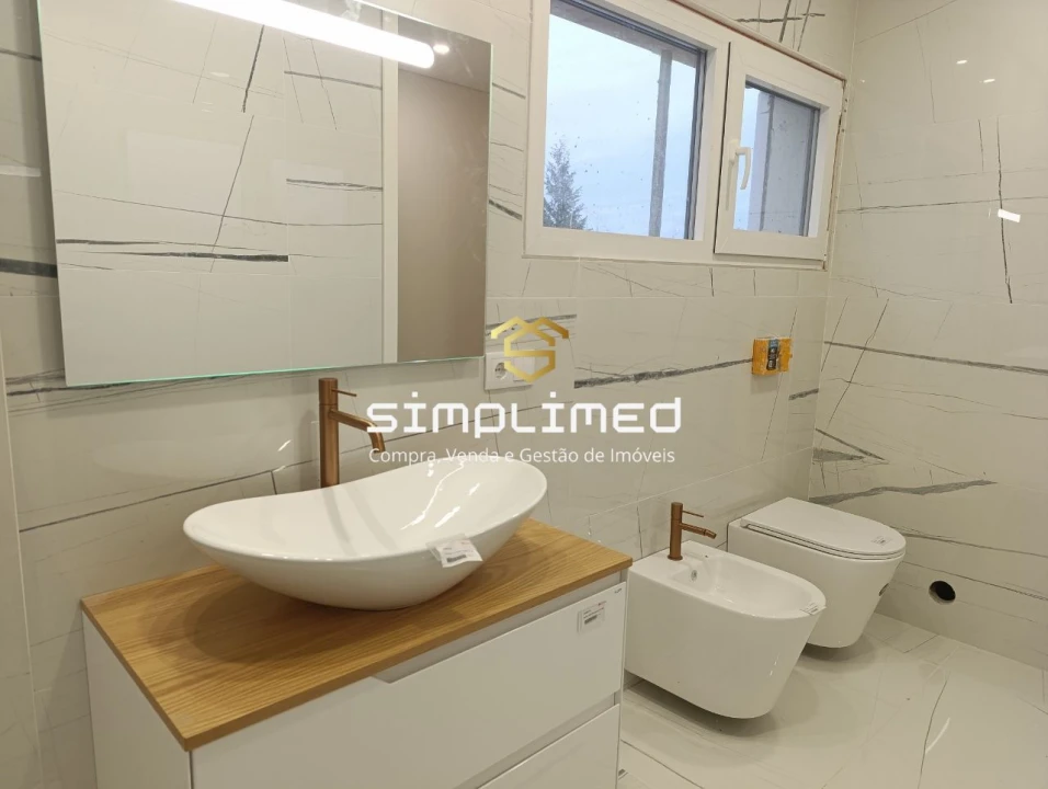 Apartamento T3 para Venda em Covilhã e Canhoso Foto 26