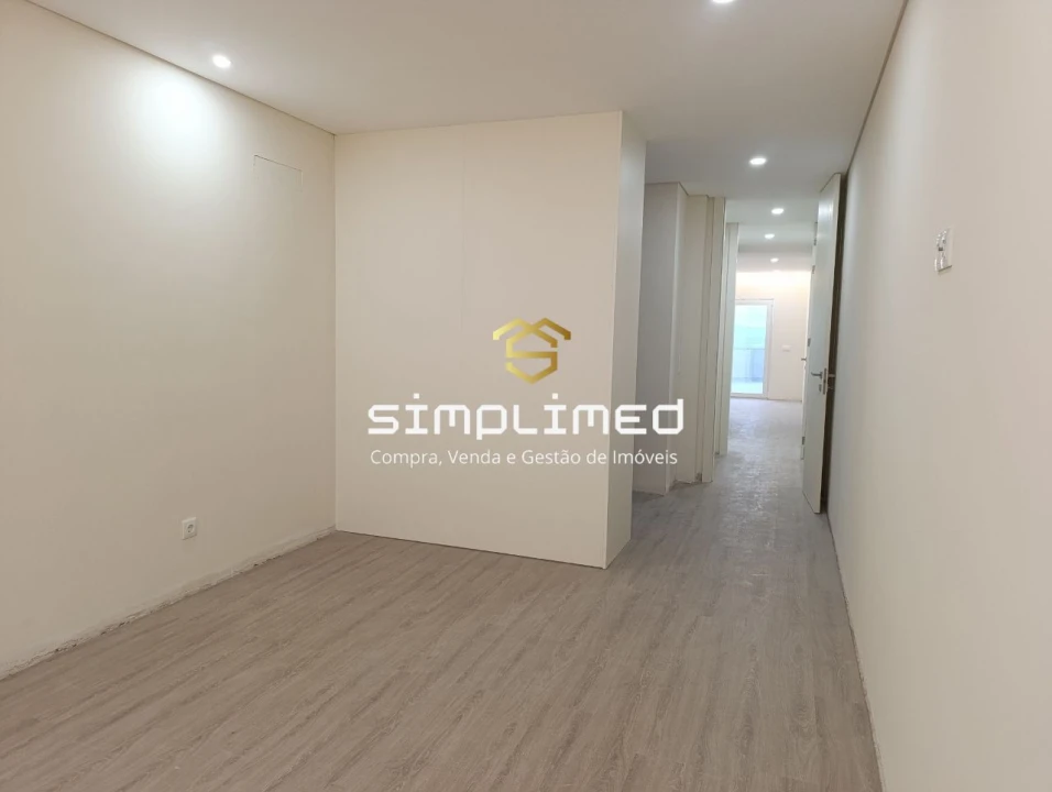 Apartamento T3 para Venda em Covilhã e Canhoso Foto 18