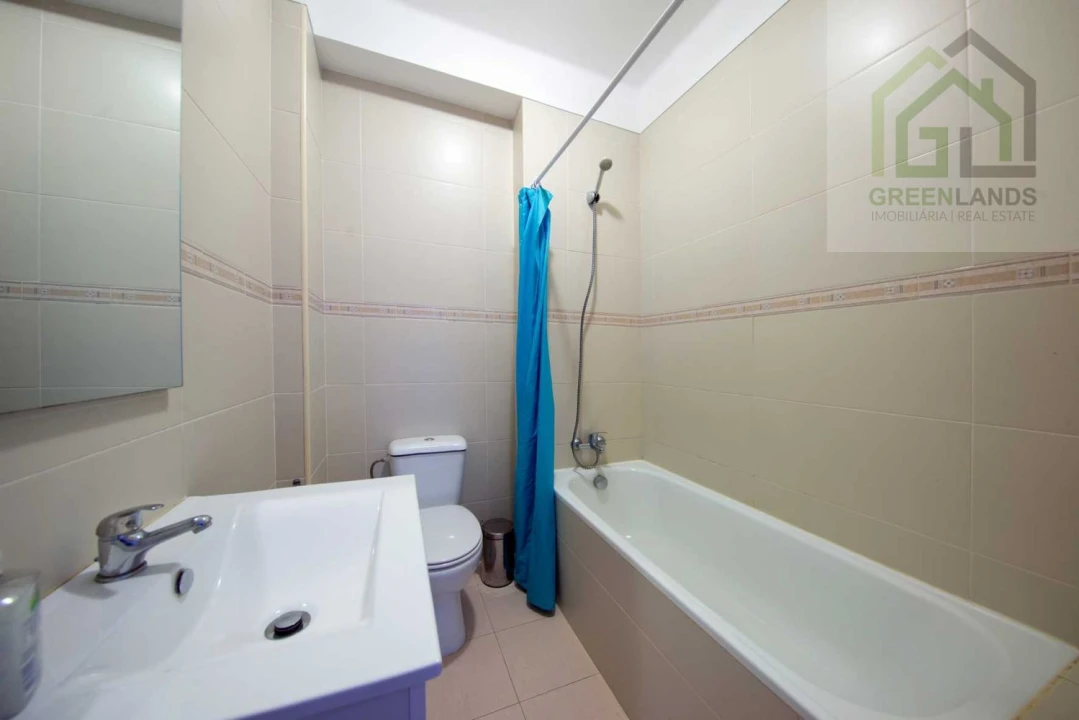 Moradia T8 para Venda em Serpins Foto 38