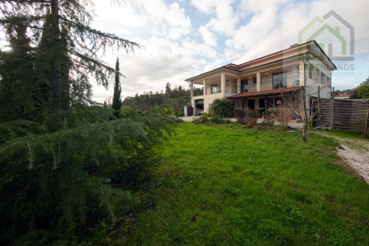 Moradia T8 para Venda em Serpins Foto 4