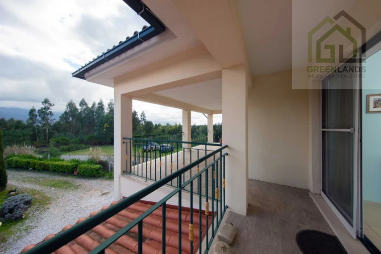 Moradia T8 para Venda em Serpins Foto 25