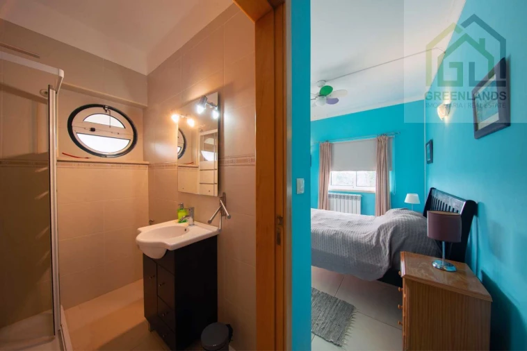 Moradia T8 para Venda em Serpins Foto 27