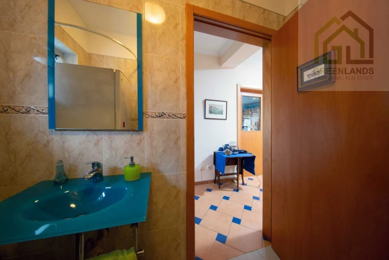 Moradia T8 para Venda em Serpins Foto 42