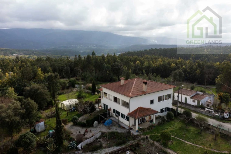 Moradia T8 para Venda em Serpins Foto 1