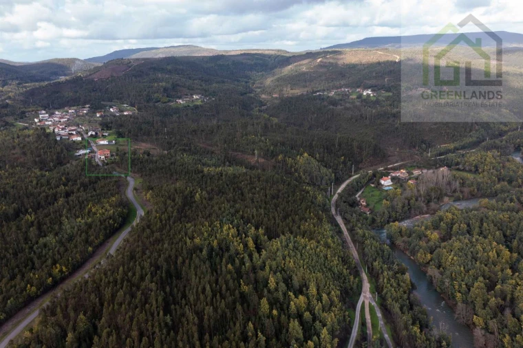 Moradia T8 para Venda em Serpins Foto 15