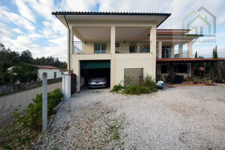 Moradia T8 para Venda em Serpins Foto 6