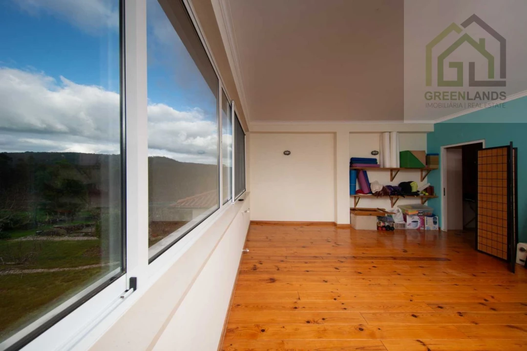 Moradia T8 para Venda em Serpins Foto 34