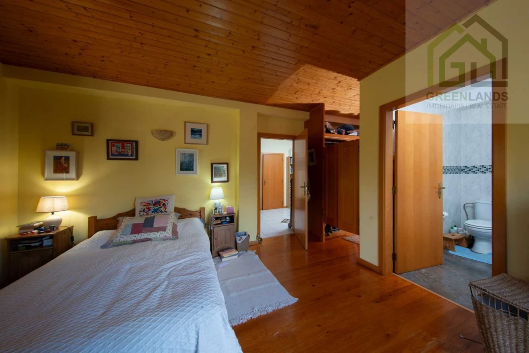 Moradia T8 para Venda em Serpins Foto 54