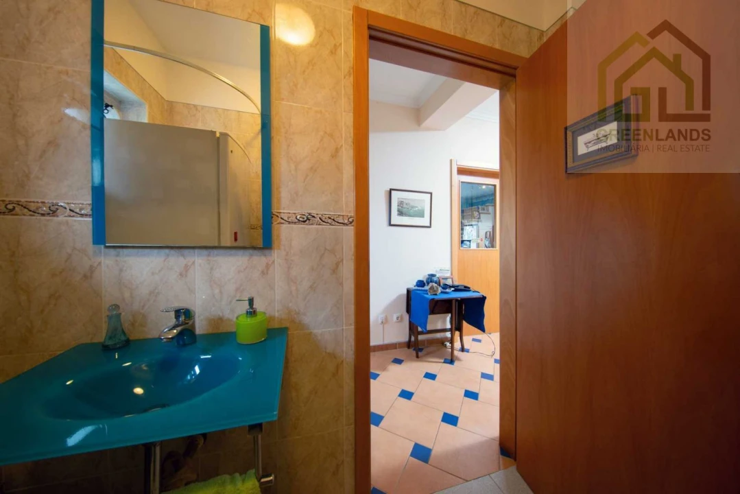 Moradia T8 para Venda em Serpins Foto 42