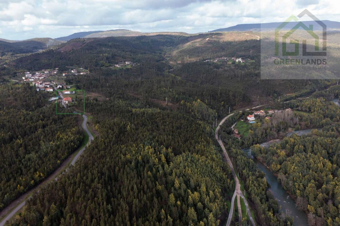 Moradia T8 para Venda em Serpins Foto 15