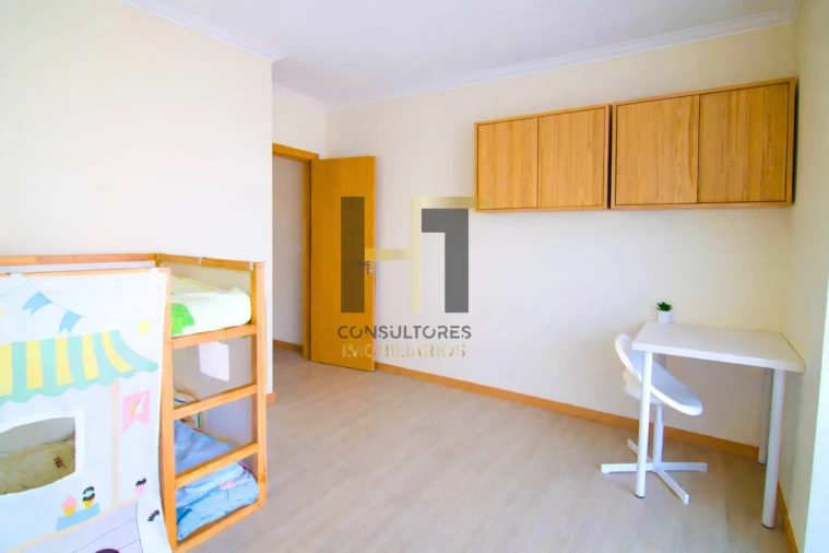 Apartamento T2 para Venda em Castêlo da Maia Foto 9