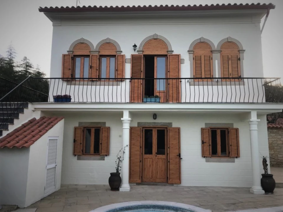 Moradia T5 para Venda em Chãos Foto 3