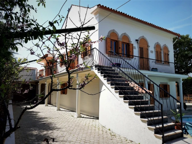 Moradia T5 para Venda em Chãos Foto 2