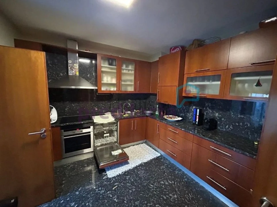 Apartamento T4 para Arrendamento em Paranhos Foto 13