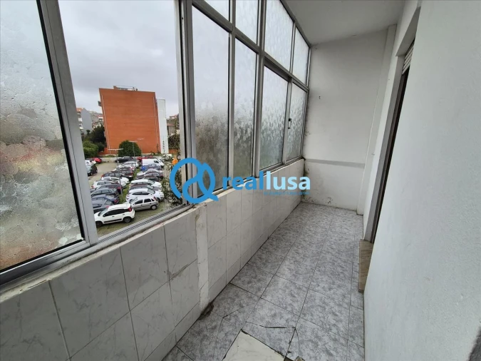 Apartamento T1 para Venda em Paranhos Foto 5