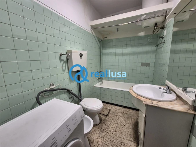 Apartamento T1 para Venda em Paranhos Foto 4