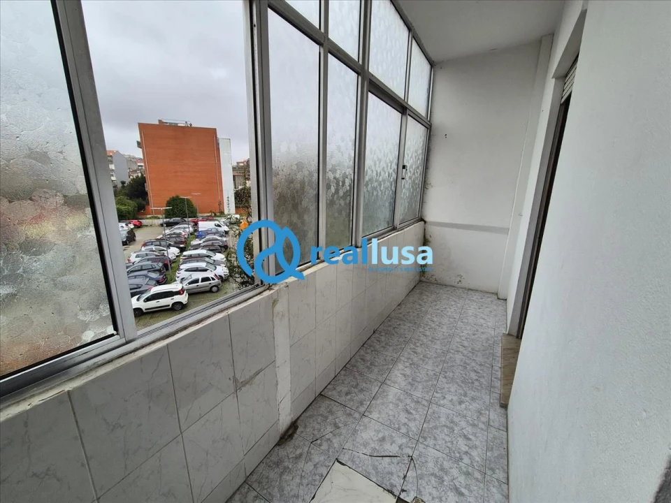 Apartamento T1 para Venda em Paranhos Foto 5