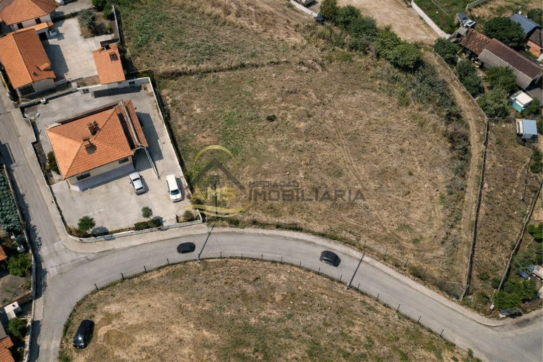 Terreno para Venda em Estorãos Foto 1