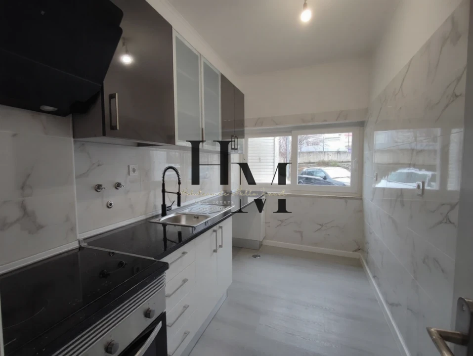 Apartamento T3 para Venda em Laranjeiro e Feijó Foto 2