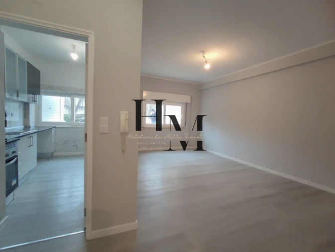 Apartamento T3 para Venda em Laranjeiro e Feijó Foto 1