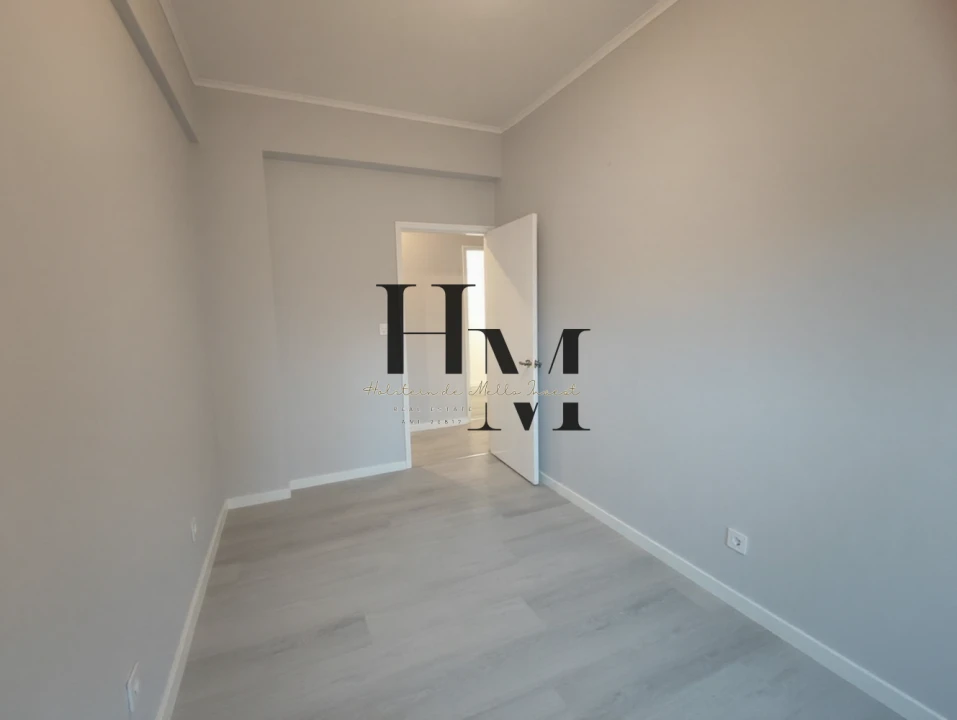 Apartamento T3 para Venda em Laranjeiro e Feijó Foto 16