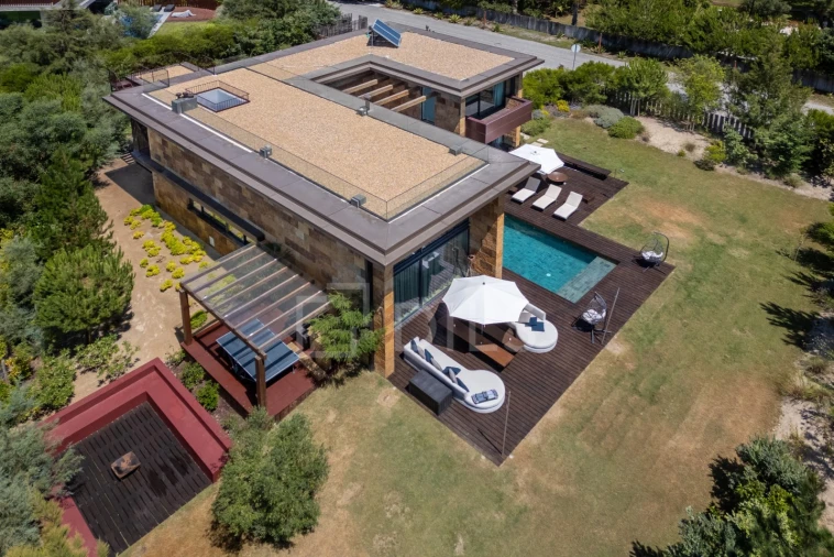 Moradia T4 para Venda em Carvalhal Foto 3