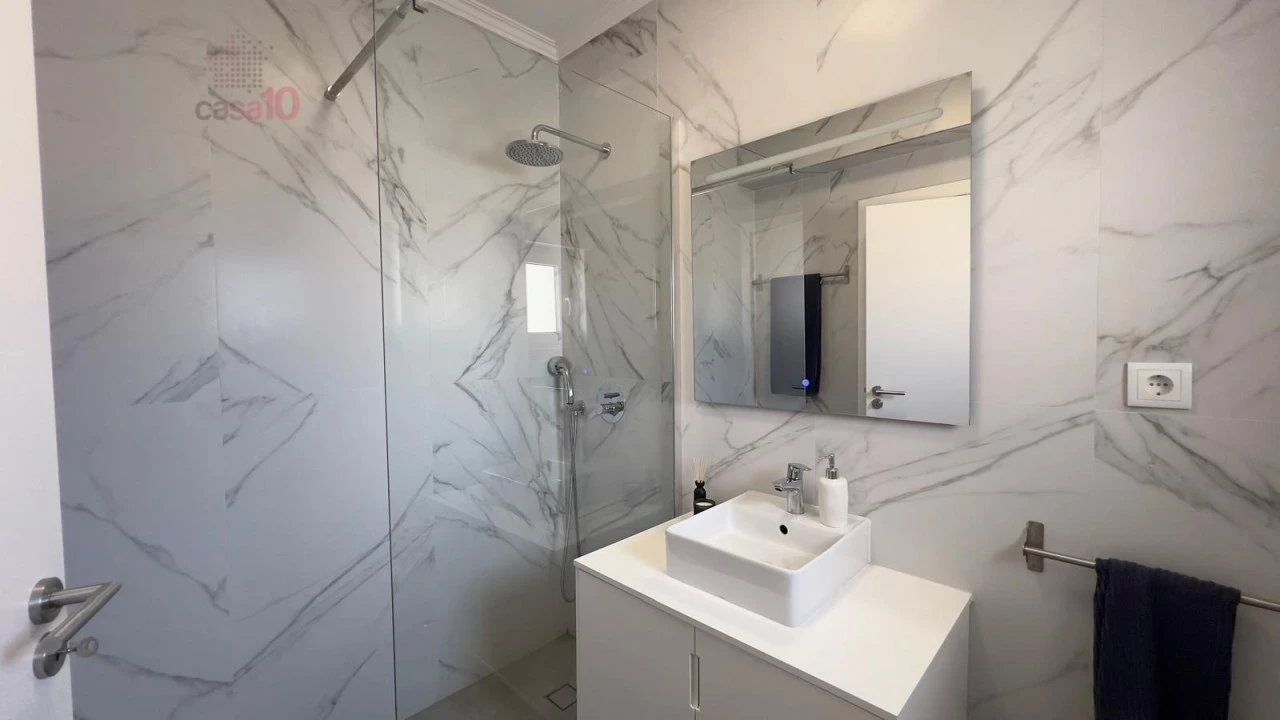 Apartamento T4 para Venda em Alcochete Foto 17