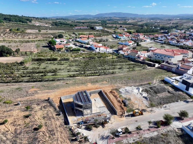 Moradia T3 para Venda em Roliça Foto 7