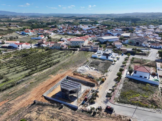 Moradia T3 para Venda em Roliça Foto 6