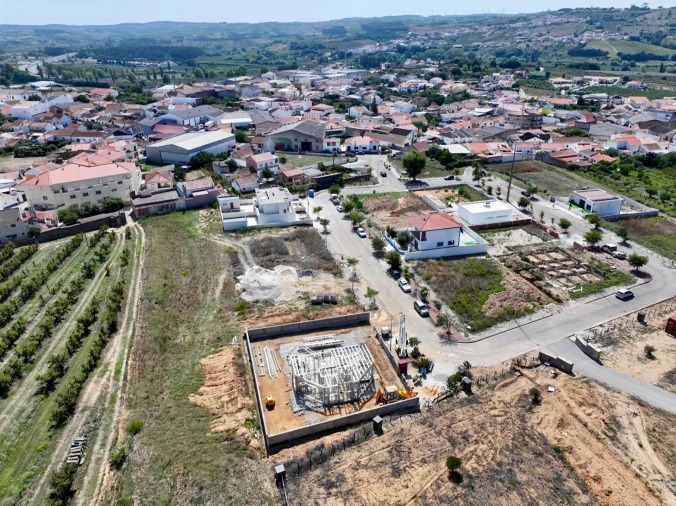 Moradia T3 para Venda em Roliça Foto 8