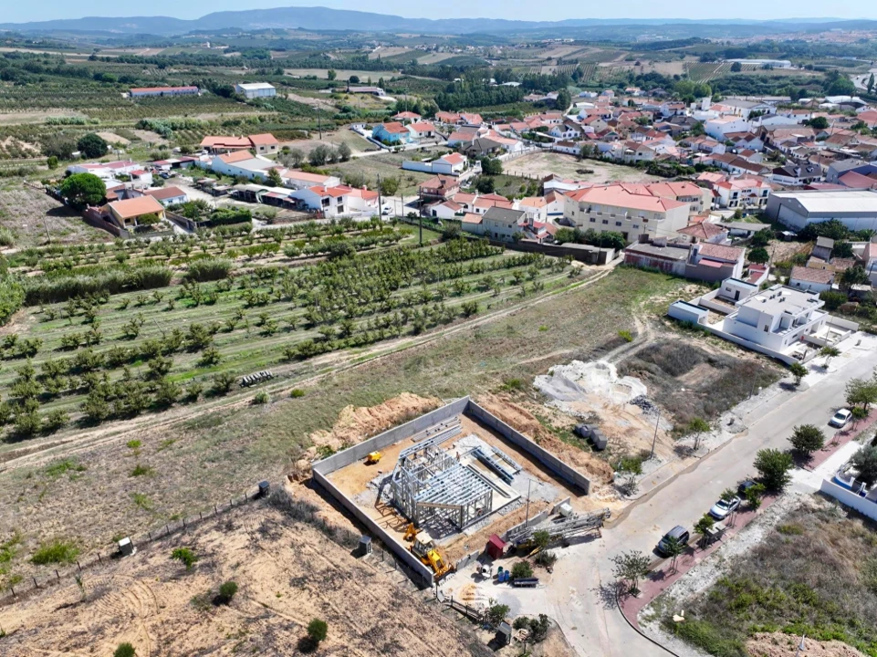 Moradia T3 para Venda em Roliça Foto 11
