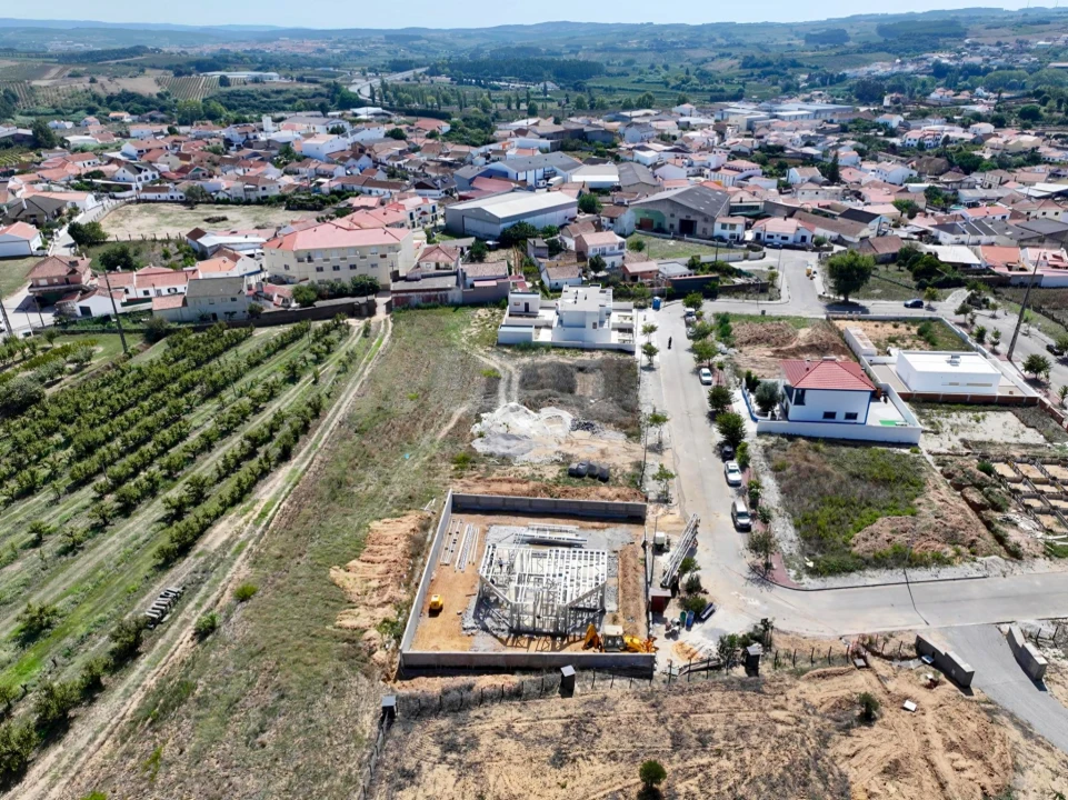 Moradia T3 para Venda em Roliça Foto 9