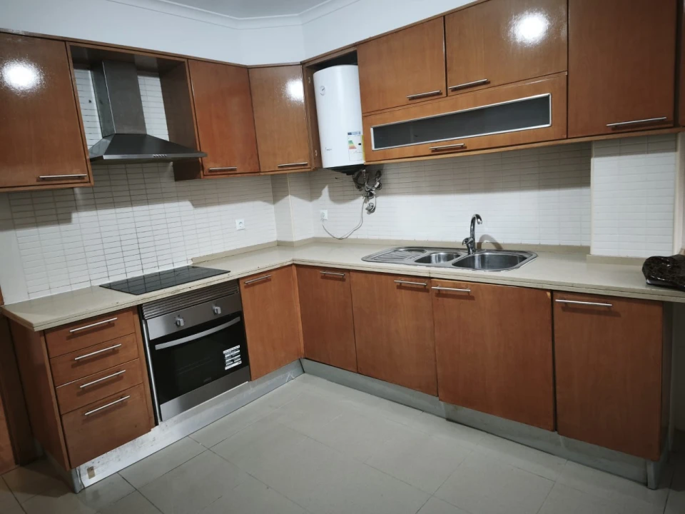Apartamento T3 para Venda em Rio de Mouro Foto 3