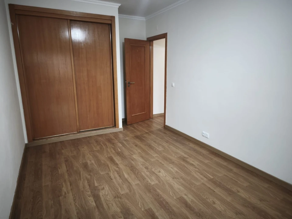 Apartamento T3 para Venda em Rio de Mouro Foto 12