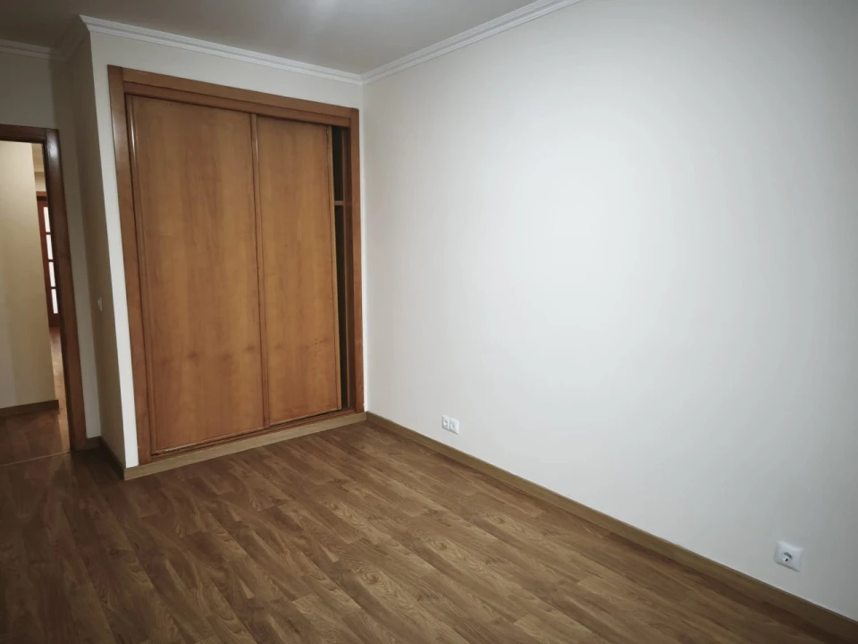 Apartamento T3 para Venda em Rio de Mouro Foto 14