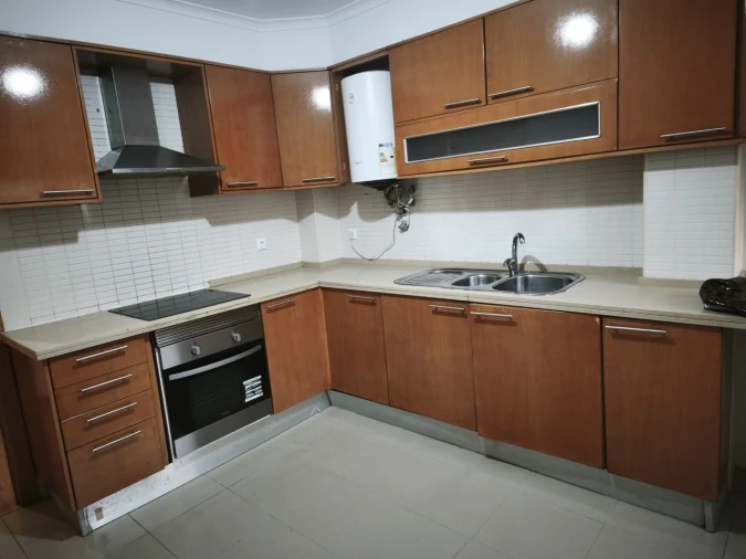 Apartamento T3 para Venda em Rio de Mouro Foto 3